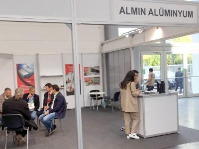 Almin Aluminium stellte seine speziell für die Messe in Düsseldorf entwickelten Profile vor